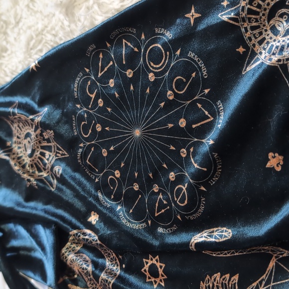 Blackmilk Harry Potter Magic Sky Velvet Swan Kimono - Picture 7 of 15